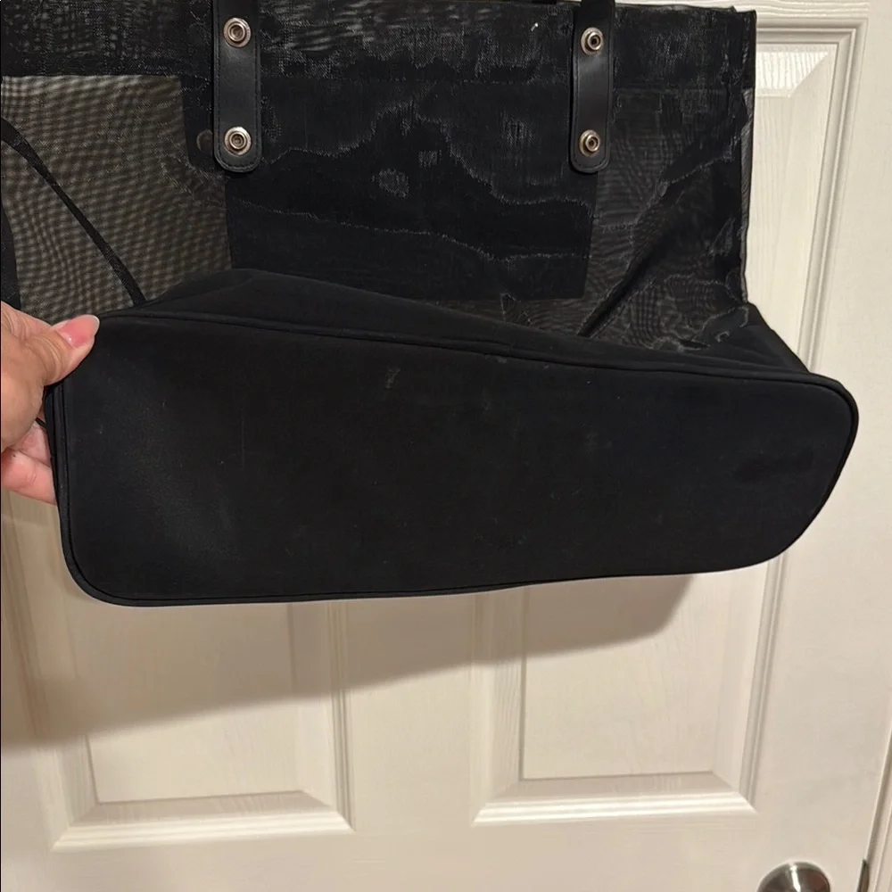 Elegant Black Tote Bag - Picture 4 of 11
